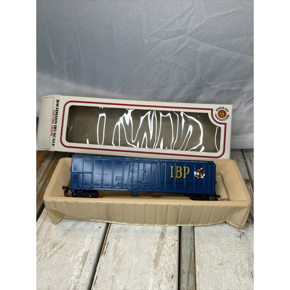 IOWA BEEF PACKERS "IBP"- ICE BUNKER REEFER CAR- HO Scale - original box